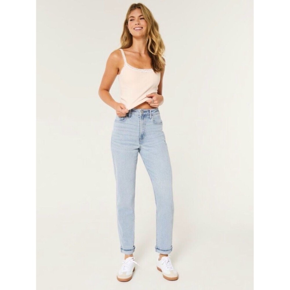 Hollister Ultra High Rise Mom Jean Vintage Light Wash 13 31w 27l